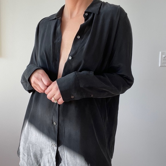 Everlane Black Silk Button Front Collared Shirt Long Sleeve - Picture 3 of 6